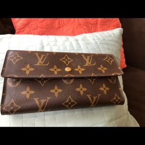 Great condition genuine LV wallet, gently used